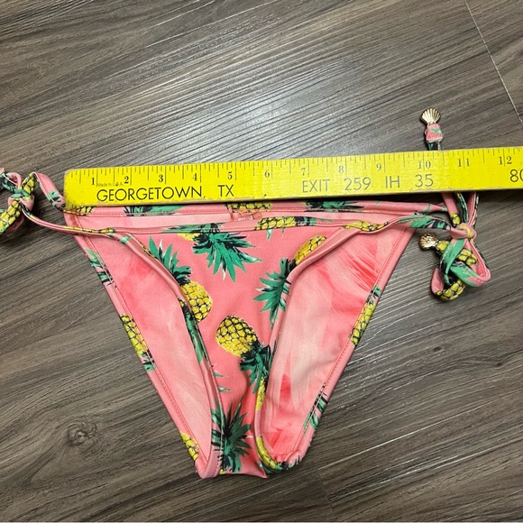 WILDFOX Pineapple Reversible bikini bottom sz xs - Picture 6 of 7